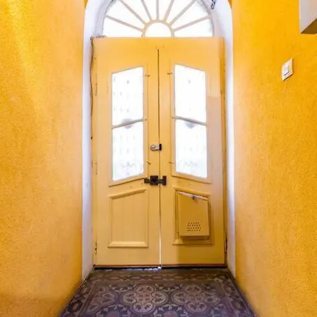 3-bedroom Apt Karavelov Next To Kapana