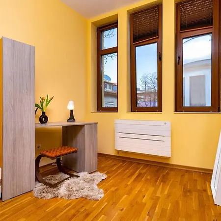 3-bedroom Apt Karavelov Next To Kapana *