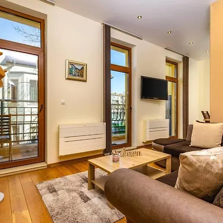 3-bedroom Apt Karavelov Next To Kapana דירה