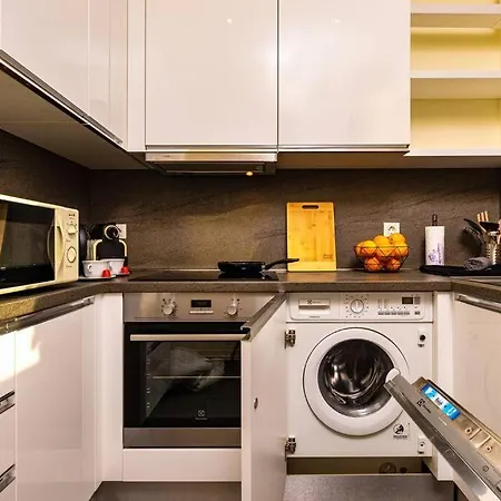 דירה 3-bedroom Apt Karavelov Next To Kapana *