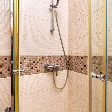 דירה 3-bedroom Apt Karavelov Next To Kapana *
