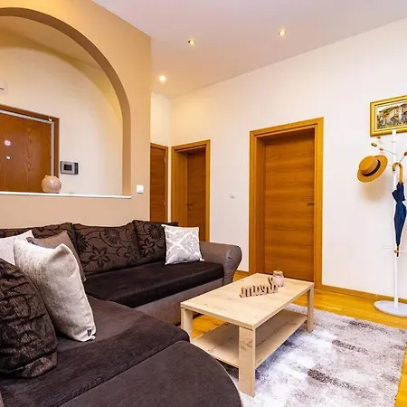 3-bedroom Apt Karavelov Next To Kapana