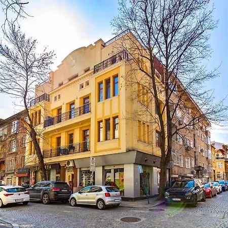 3-bedroom Apt Karavelov Next To Kapana *