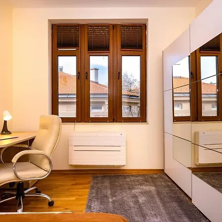 3-bedroom Apt Karavelov Next To Kapana