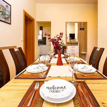 דירה 3-bedroom Apt Karavelov Next To Kapana פלובדיב