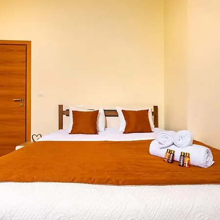 Апартамент 3-bedroom Apt Karavelov Next To Kapana Пловдив