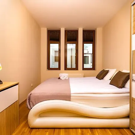 3-bedroom Apt Karavelov Next To Kapana Пловдив